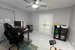1042 Tyler St, Hollywood, FL 33019 - Photo 8