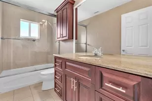 5160 SW 18th Ct, Plantation, FL 33317 - Photo 10