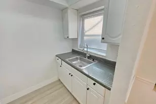 560 NE 15th Ave, Fort Lauderdale, FL 33301 - Photo 12