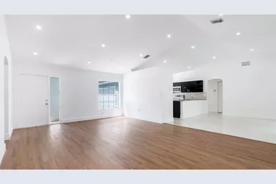 1811 SW 124th Way, Miramar, FL 33027 - Photo 4