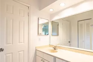 820 SW 55th Ave, Margate, FL 33068 - Photo 20