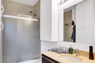 1900 N Bayshore Dr, Miami, FL 33132 - Photo 14