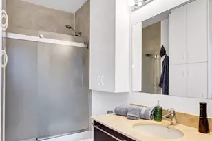 1900 N Bayshore Dr, Miami, FL 33132 - Photo 16