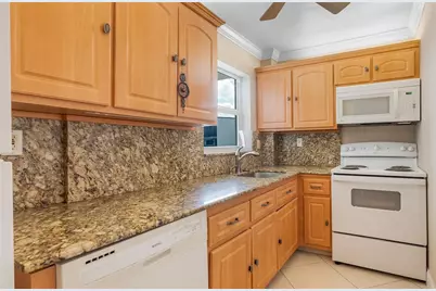 1169 Hillsboro Mile #717, Pompano Beach, FL 33062 - Photo 8