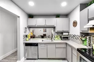 3640 NW 95th Terrace, Sunrise, FL 33351 - Photo 2