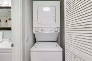 12900 SW 13th St, Pembroke Pines, FL 33027 - Photo 26