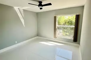 320 Sunshine Dr, Pompano Beach, FL 33066 - Photo 12