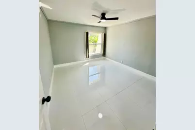 320 Sunshine Drive, Pompano Beach, FL 33066 - Photo 10
