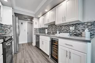 100 Golden Isles Dr, Hallandale Beach, FL 33009 - Photo 30