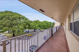 8861 Sunrise Lakes Blvd, Sunrise, FL 33322 - Photo 36