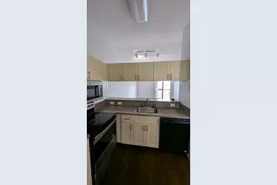 9919 Nob Hill Lane #9919, Sunrise, FL 33351 - Photo 8