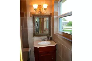 160 SE 12th St, Pompano Beach, FL 33060 - Photo 14