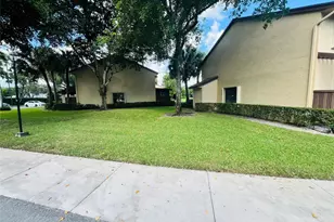 3966 Cocoplum Cir, Pompano Beach, FL 33063 - Photo 32