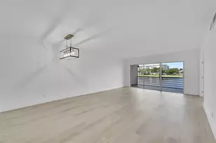 2801 N Palm Aire Dr, Pompano Beach, FL 33069 - Photo 2
