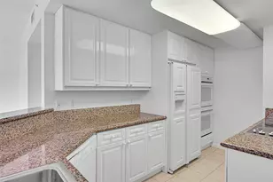 6001 N Ocean Dr, Hollywood, FL 33019 - Photo 12