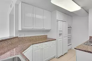 6001 N Ocean Dr, Hollywood, FL 33019 - Photo 12