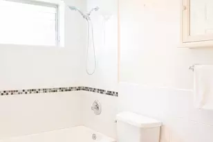 1450 NE 191st St, Miami, FL 33179 - Photo 8