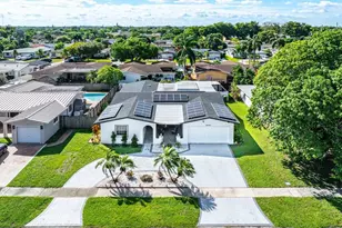 9040 NW 20th St, Pembroke Pines, FL 33024 - Photo 2