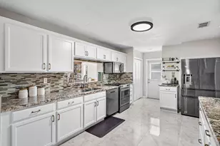 9040 NW 20th St, Pembroke Pines, FL 33024 - Photo 12