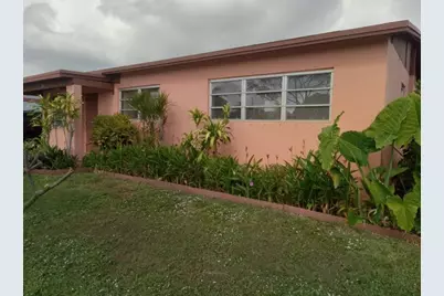 136 Greenbrier Drive, Lake Worth Beach, FL 33461 - Photo 2