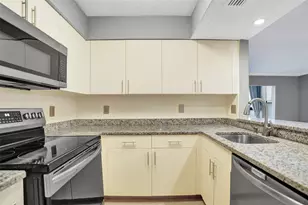 2334 S Cypress Bend Dr, Pompano Beach, FL 33069 - Photo 22