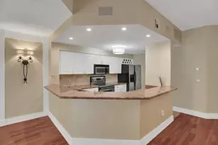 1900 Oceanwalk Ln, Pompano Beach, FL 33062 - Photo 10