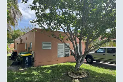 22 SW 11th Street, Dania Beach, FL 33004 - Photo 12