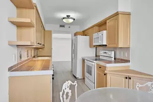 3640 Yacht Club Dr, Aventura, FL 33180 - Photo 10