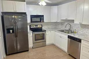 339 Knotty Pine Cir, Greenacres, FL 33463 - Photo 8