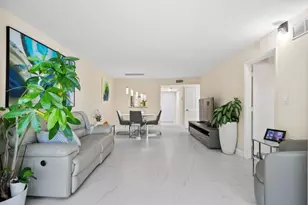 9660 Sunrise Lakes Blvd, Sunrise, FL 33322 - Photo 10