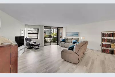 812 N Ocean Boulevard #202, Pompano Beach, FL 33062 - Photo 18