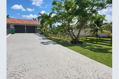 11081 SW 30th Court, Davie, FL 33328 - Photo 8