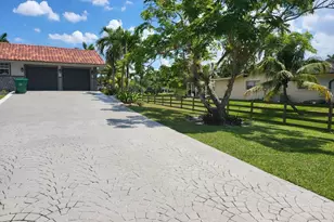 11081 SW 30th Ct, Davie, FL 33328 - Photo 8