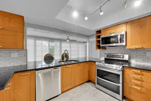 6501 NW 24th Ct, Sunrise, FL 33313 - Photo 8