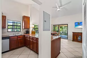 102 Liberty Ct, Deerfield Beach, FL 33442 - Photo 4