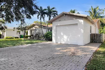 2440 NW 98th Lane, Coral Springs, FL 33065 - Photo 2