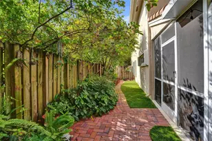 11149 Helena Dr, Hollywood, FL 33026 - Photo 28