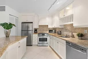 3000 Holiday Dr, Fort Lauderdale, FL 33316 - Photo 12
