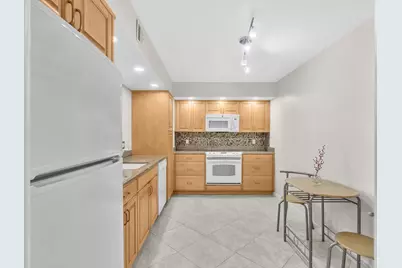 1150 Hillsboro Mile #309, Hillsboro Beach, FL 33062 - Photo 4