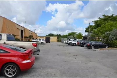 5780 SW 25 Street, Pembroke Park, FL 33023 - Photo 20