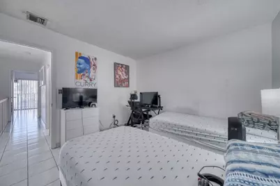 2612 W 54th Place #Unit 204, Hialeah, FL 33016 - Photo 16