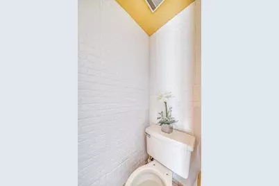 2612 W 54th Place #Unit 204, Hialeah, FL 33016 - Photo 18