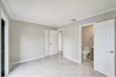 37 NE 26th Street, Wilton Manors, FL 33305 - Photo 14