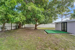37 NE 26th St, Wilton Manors, FL 33305 - Photo 20