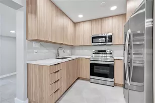 37 NE 26th St, Wilton Manors, FL 33305 - Photo 8