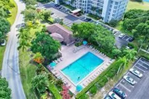 3000 N Palm Aire Dr, Pompano Beach, FL 33069 - Photo 8