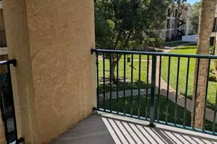 977 Riverside Dr, Coral Springs, FL 33071 - Photo 8