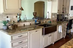 418 Alamanda Dr, Hallandale Beach, FL 33009 - Photo 4