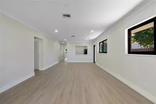 617 NE 38th St, Oakland Park, FL 33334 - Photo 28