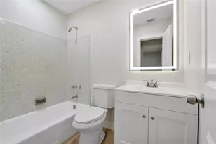 617 NE 38th St, Oakland Park, FL 33334 - Photo 18